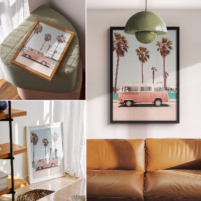 Wandposter Roze auto, blauwe lucht, hoge palmbomen