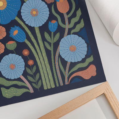 Poster Blauwe bloemen, oranje accenten, donkerblauwe achtergrond