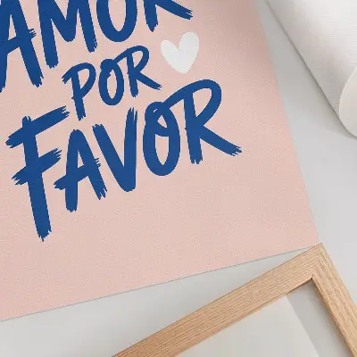 Decoratieve poster met expressieve hartvormige letters op een pastelkleurige achtergrond