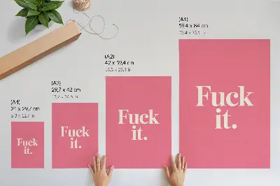 Poster met roze achtergrond en witte letters in moderne stijl
