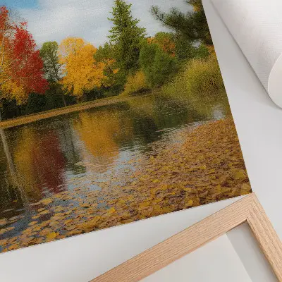 Wandposter kleurrijke bomen aan het meer in herfststemming