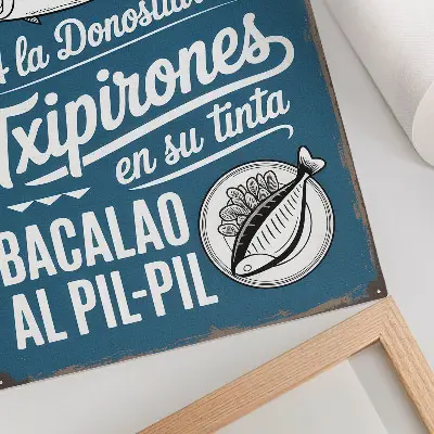 Decoratieve poster met retro vismotief en teksten op een blauwe achtergrond