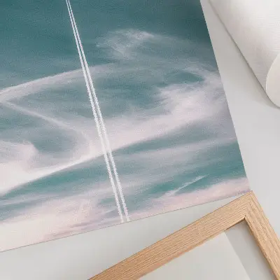 Wandposter met een blauwe lucht, strepen en een gevoel van vrijheid en inspiratie