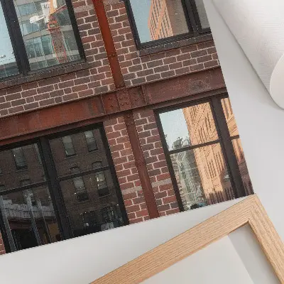 Wandposter bakstenen gevel met moderne reflecties