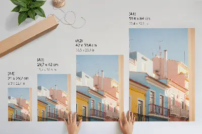 Wandposter pastelkleurige huizen met smalle balkons en subtiele details