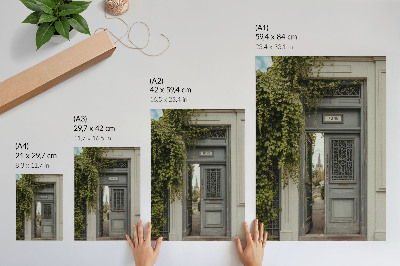 Wandposter Antieke deur begroeid met klimop, mysterieus pad