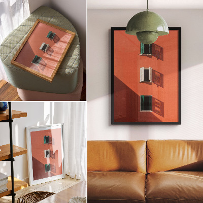 Poster Oranje muur, drie ramen, groene jaloezieën