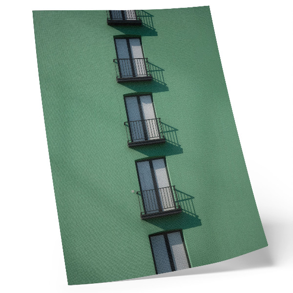 Decoratieve poster Groene gevel, ramen, balkons, schaduwen, modern