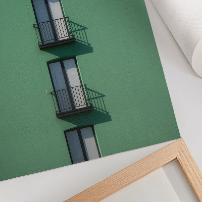 Decoratieve poster Groene gevel, ramen, balkons, schaduwen, modern