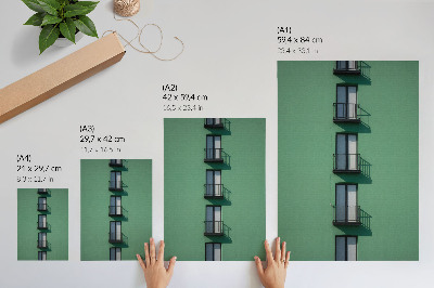 Decoratieve poster Groene gevel, ramen, balkons, schaduwen, modern