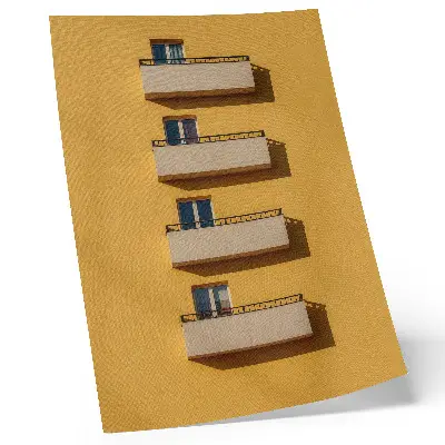 Wandposter gele gevel met vier balkons in een minimalistische compositie