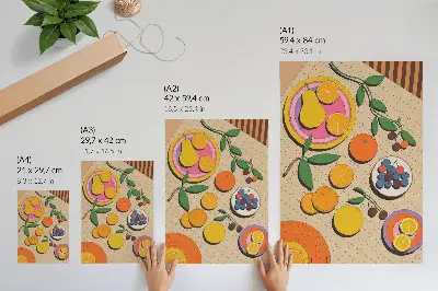 Poster met een dynamische compositie van fruit op een geometrische achtergrond