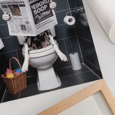 Decoratieve poster met een dalmatiër die de krant leest in kleurrijke popartstijl