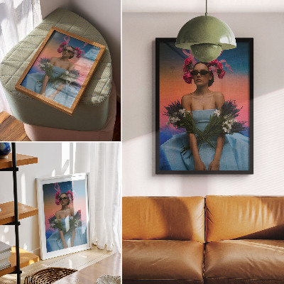 Poster Vrouw met bloemen tegen de achtergrond van een zonsondergang