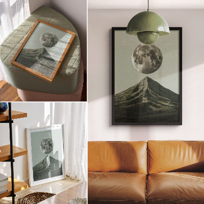 Wandposter Maan boven de bergen, groene tinten, mysterieus landschap