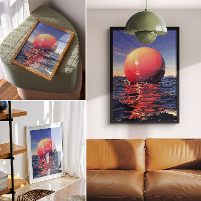 Poster Een enorme bal op het water in warme kleuren.