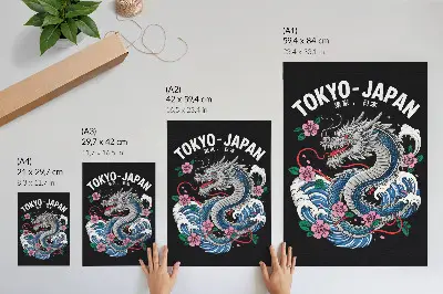 Decoratieve poster een draak te midden van bloemen en golven in een dynamische compositie