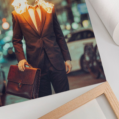 Poster Elegante man met brandend hoofd in de stad