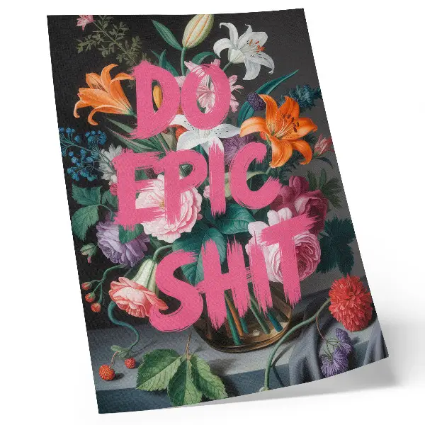 Wandposter met roze letters op een achtergrond van kleurrijke bloemen