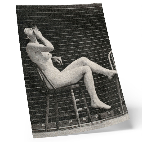 Decoratieve poster Vrouw naakt zittend op een stoel en rokend, Eadweard Muybridge