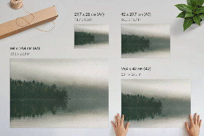 Stijlvolle wandposter Mistig boslandschap aan het meer