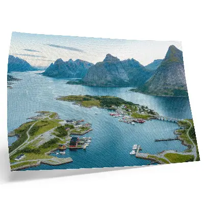 Stijlvolle wandposter met fjorden, bergen, stad, rust en harmonie