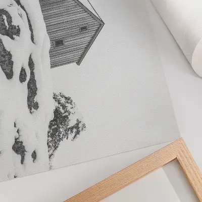 Poster minimalistisch winterhuis tegen een besneeuwde achtergrond