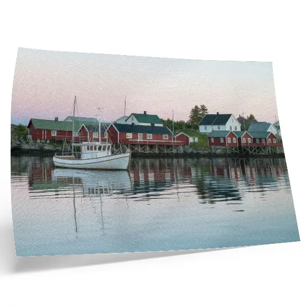 Stijlvolle wandposter met de kubistische rode huizen aan het meer