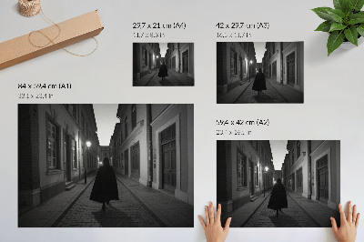 Poster Donkere straat, mysterieuze figuur, nostalgische sfeer