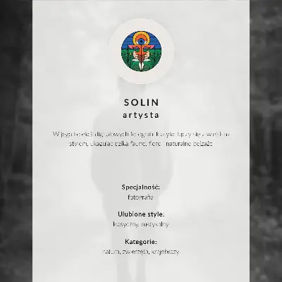 Stijlvolle wandposter met een edelhert in de ochtendmist tussen de bomen