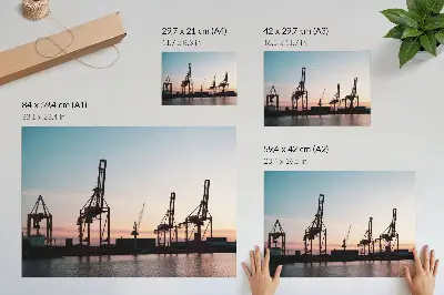 Moderne decoratieve poster met kraanwagens in de haven bij zonsondergang