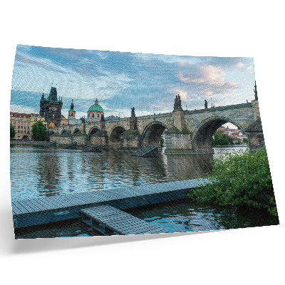 Moderne decoratieve poster Brug over de rivier, historische architectuur, vrede
