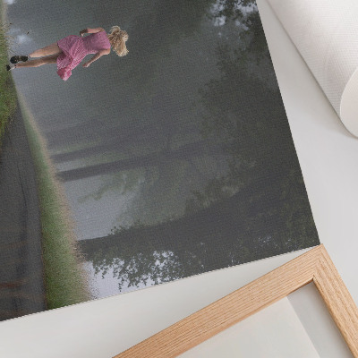 Poster Rennende figuur steeg mist bomen groen