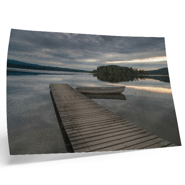 Poster Meer, boot, bos, wolken, rustgevende atmosfeer