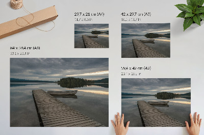 Poster Meer, boot, bos, wolken, rustgevende atmosfeer