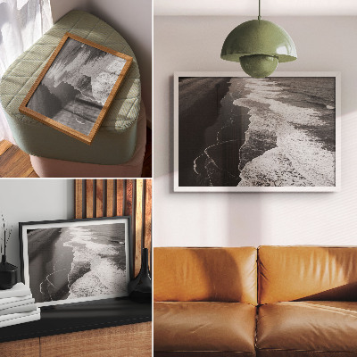 Moderne decoratieve poster Zwart-witte golven, zacht zand, rustig strand