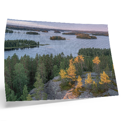 Stijlvolle wandposter Dennenbos eiland meer pastelkleurige lucht