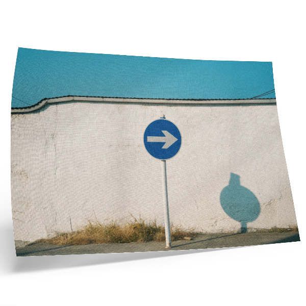 Moderne decoratieve poster Een minimalistisch bord tegen een witte muur.