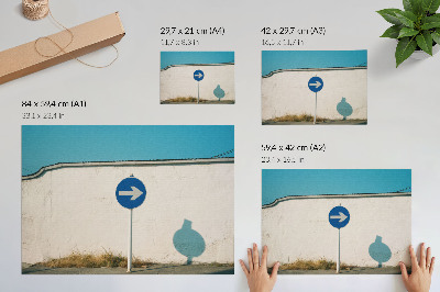 Moderne decoratieve poster Een minimalistisch bord tegen een witte muur.