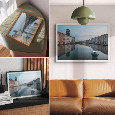 Stijlvolle wandposter Pastelkleurige huurwoningen weerspiegeld in het kanaalwater.