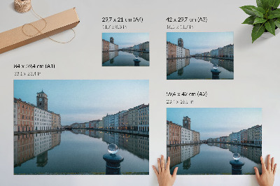 Stijlvolle wandposter Pastelkleurige huurwoningen weerspiegeld in het kanaalwater.