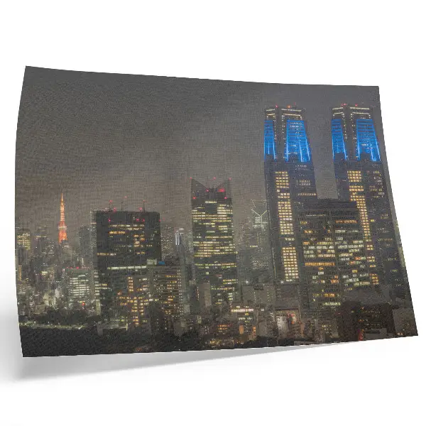 Poster wolkenkrabbers verlicht 's nachts met moderne stadsgebouwen