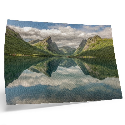 Moderne decoratieve poster Schilderachtige bergen boven het meer, heldere weerspiegeling