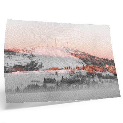 Moderne decoratieve poster Een winterlandschap in tinten roze en wit.