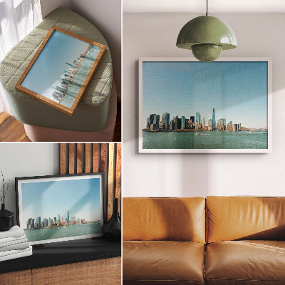 Moderne decoratieve poster Moderne wolkenkrabbers, blauwe lucht, groot water