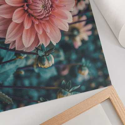 Poster Moderne compositie met roze dahlia's en groene bladeren