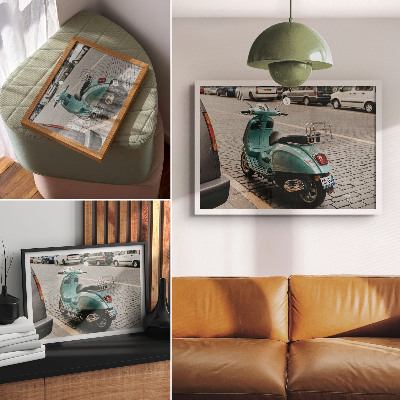Moderne decoratieve poster Vintage scooter, straat met kinderkopjes, stedelijke achtergrond