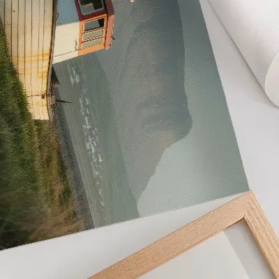 Moderne decoratieve poster met bergpanorama in nostalgische sfeer