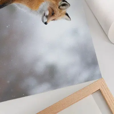 Poster vos in het winterlandschap met de serene rust van de natuur