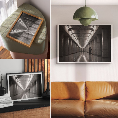 Poster Monochromatische gang met kolommen